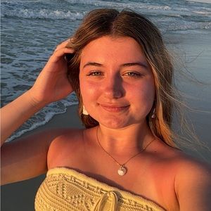 Meet your Posher, Loryn